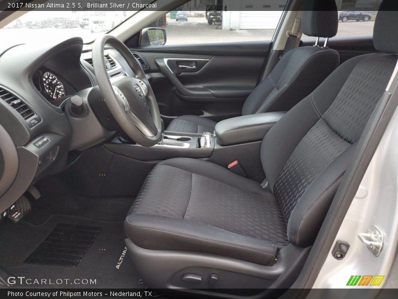 Brilliant Silver / Charcoal 2017 Nissan Altima 2.5 S