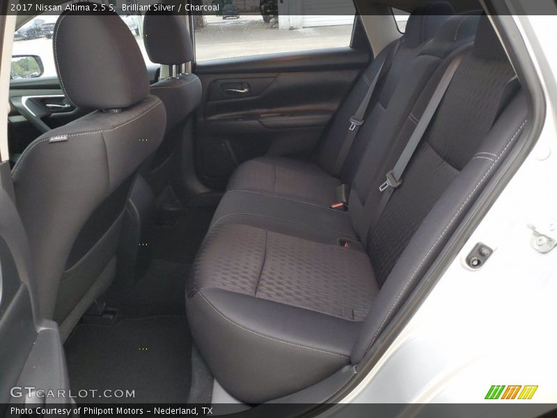 Brilliant Silver / Charcoal 2017 Nissan Altima 2.5 S