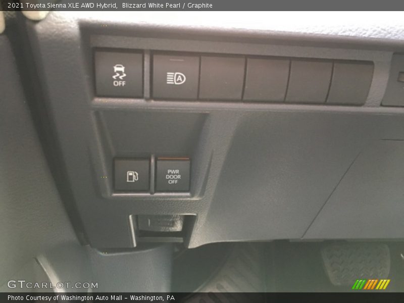Blizzard White Pearl / Graphite 2021 Toyota Sienna XLE AWD Hybrid