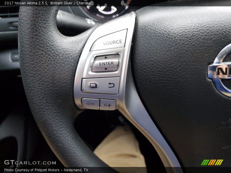 Brilliant Silver / Charcoal 2017 Nissan Altima 2.5 S