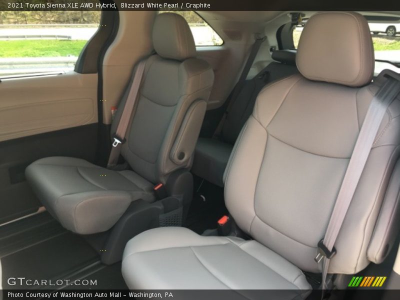 Blizzard White Pearl / Graphite 2021 Toyota Sienna XLE AWD Hybrid