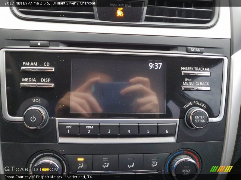 Brilliant Silver / Charcoal 2017 Nissan Altima 2.5 S