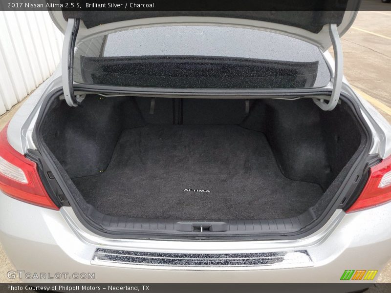Brilliant Silver / Charcoal 2017 Nissan Altima 2.5 S