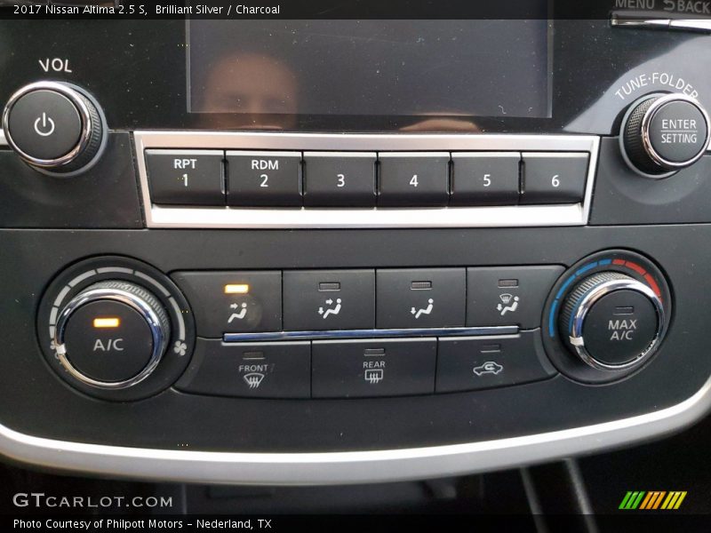 Brilliant Silver / Charcoal 2017 Nissan Altima 2.5 S