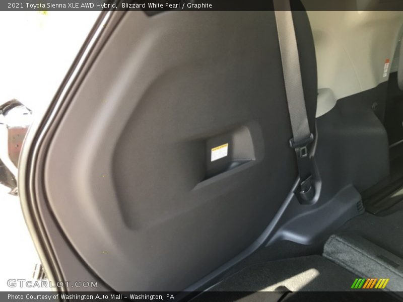 Blizzard White Pearl / Graphite 2021 Toyota Sienna XLE AWD Hybrid