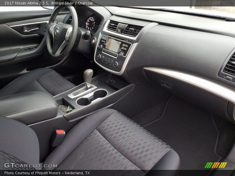 Brilliant Silver / Charcoal 2017 Nissan Altima 2.5 S