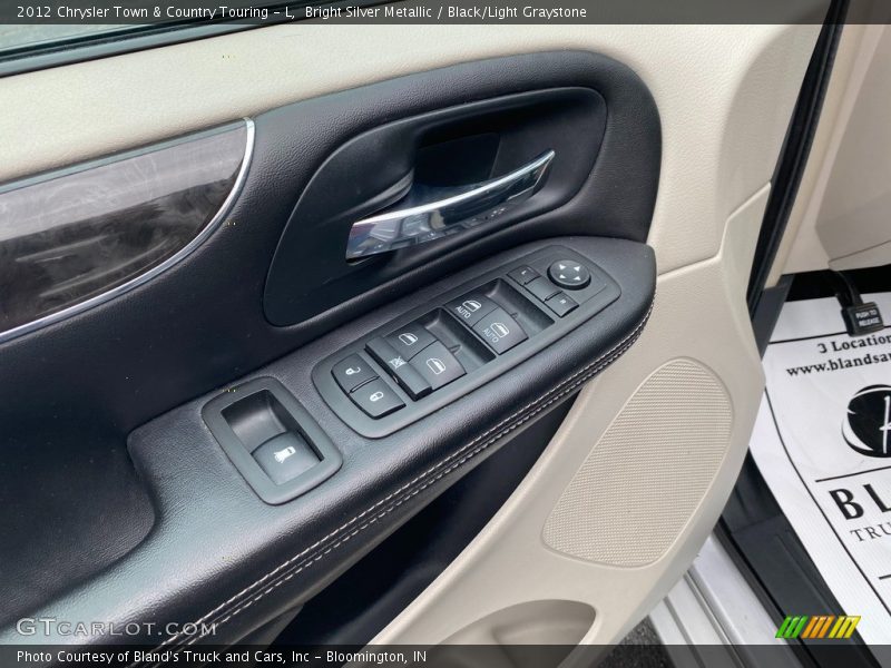 Bright Silver Metallic / Black/Light Graystone 2012 Chrysler Town & Country Touring - L