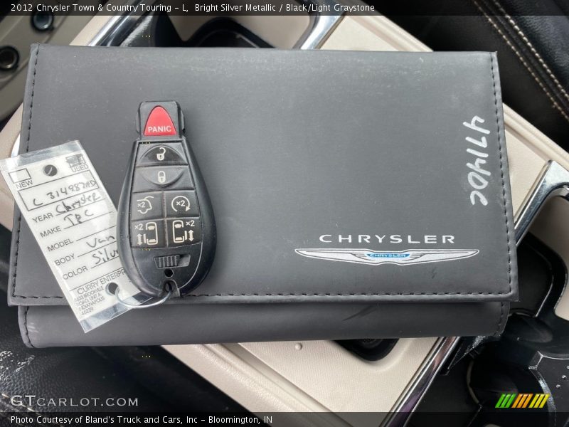 Bright Silver Metallic / Black/Light Graystone 2012 Chrysler Town & Country Touring - L