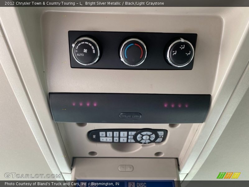 Bright Silver Metallic / Black/Light Graystone 2012 Chrysler Town & Country Touring - L