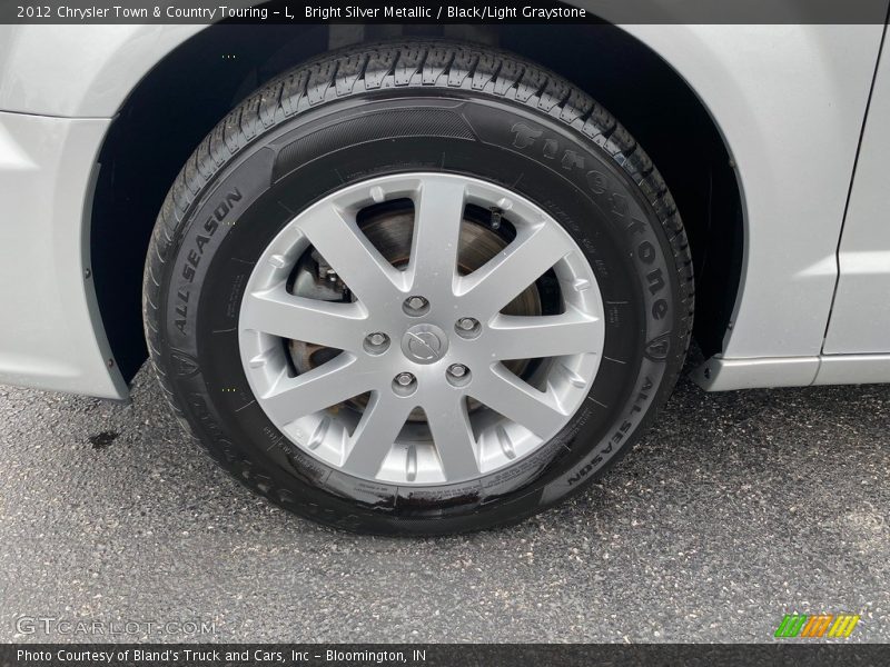 Bright Silver Metallic / Black/Light Graystone 2012 Chrysler Town & Country Touring - L