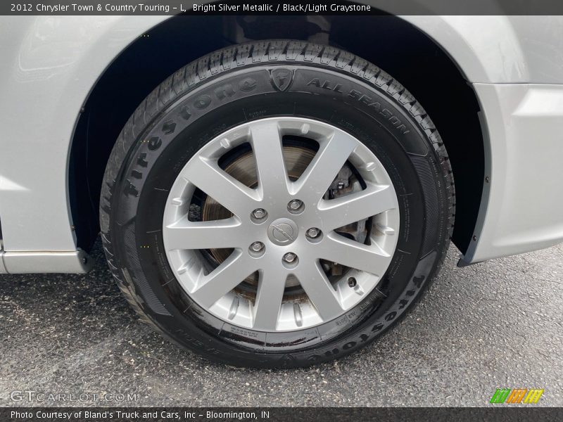Bright Silver Metallic / Black/Light Graystone 2012 Chrysler Town & Country Touring - L