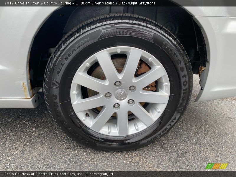 Bright Silver Metallic / Black/Light Graystone 2012 Chrysler Town & Country Touring - L
