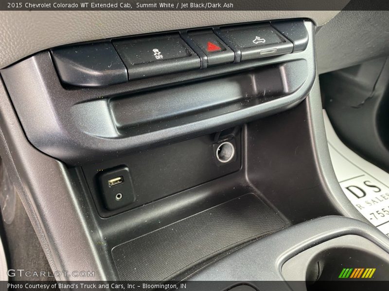 Summit White / Jet Black/Dark Ash 2015 Chevrolet Colorado WT Extended Cab