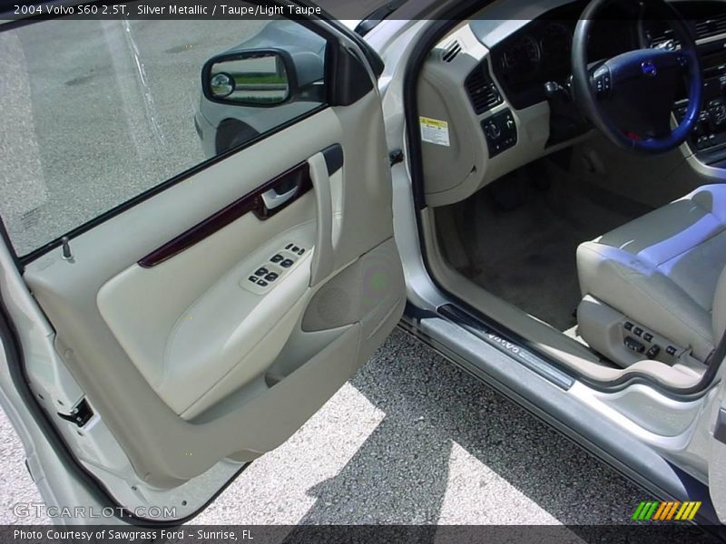 Silver Metallic / Taupe/Light Taupe 2004 Volvo S60 2.5T