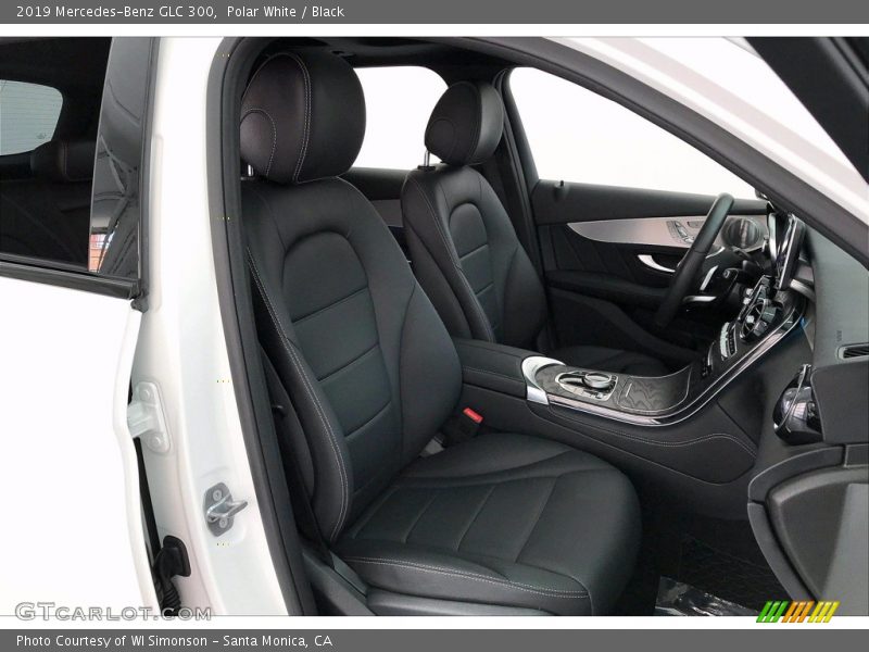 Polar White / Black 2019 Mercedes-Benz GLC 300