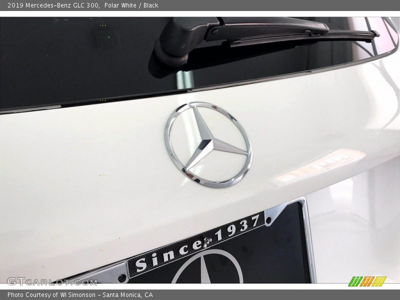 Polar White / Black 2019 Mercedes-Benz GLC 300