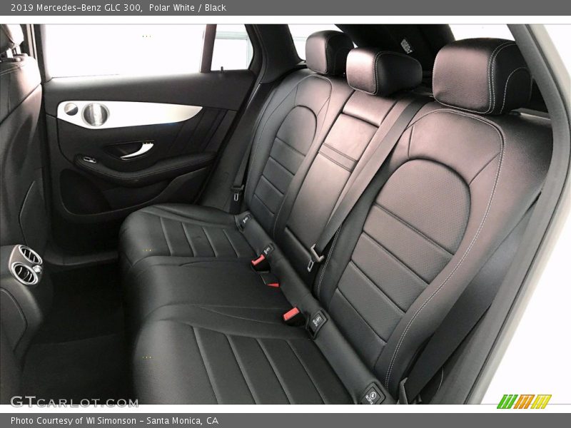 Polar White / Black 2019 Mercedes-Benz GLC 300