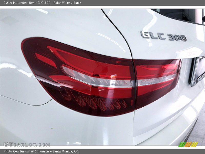 Polar White / Black 2019 Mercedes-Benz GLC 300