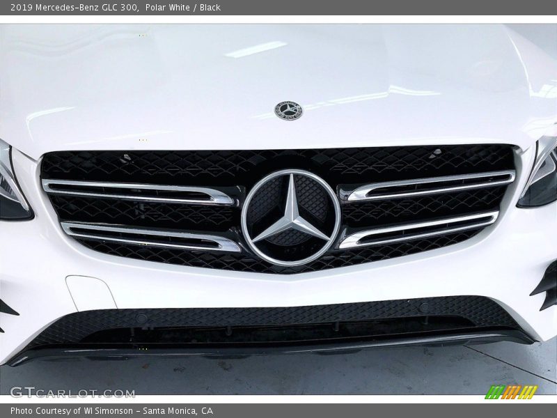Polar White / Black 2019 Mercedes-Benz GLC 300