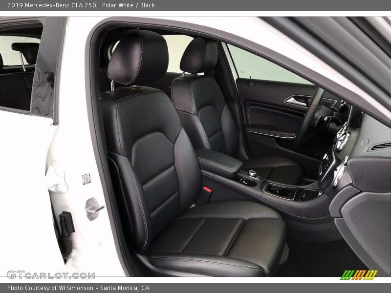 Polar White / Black 2019 Mercedes-Benz GLA 250