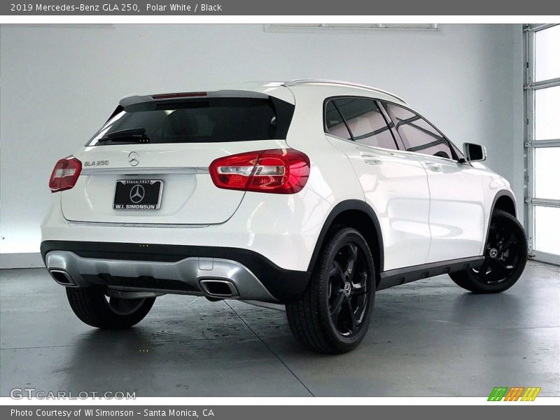 Polar White / Black 2019 Mercedes-Benz GLA 250