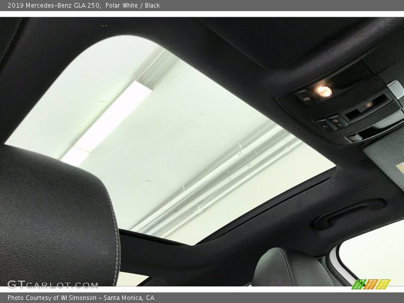 Polar White / Black 2019 Mercedes-Benz GLA 250