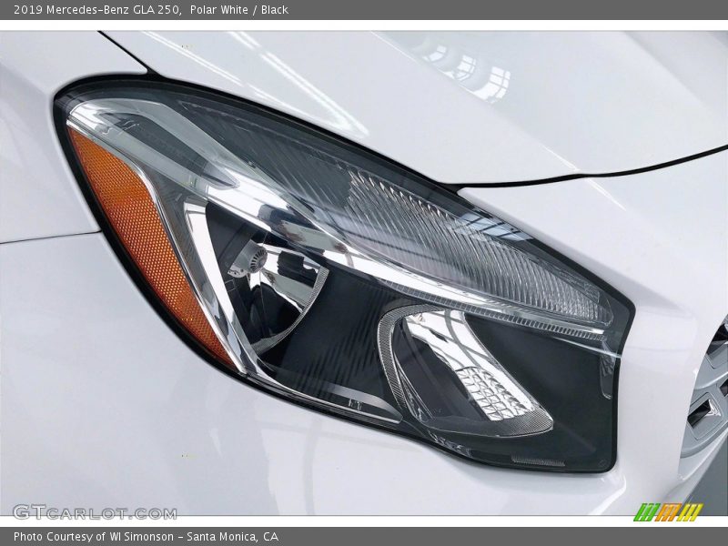 Polar White / Black 2019 Mercedes-Benz GLA 250