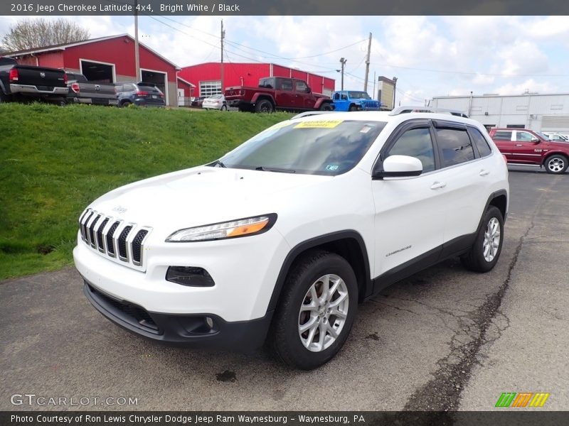 Bright White / Black 2016 Jeep Cherokee Latitude 4x4
