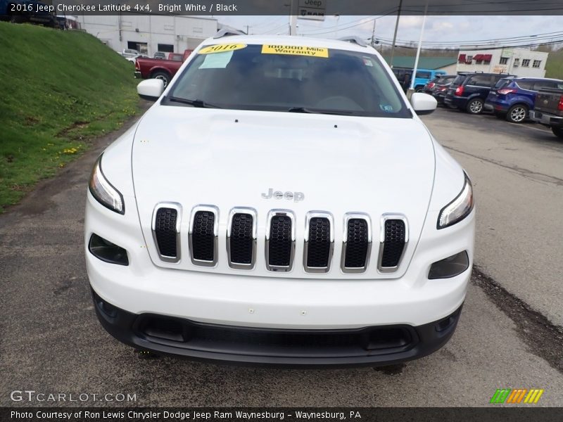Bright White / Black 2016 Jeep Cherokee Latitude 4x4