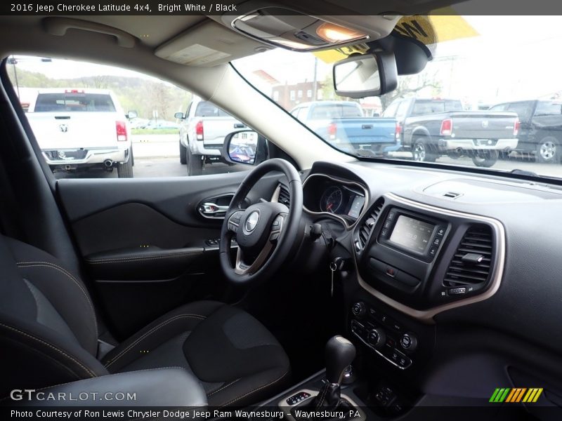 Bright White / Black 2016 Jeep Cherokee Latitude 4x4