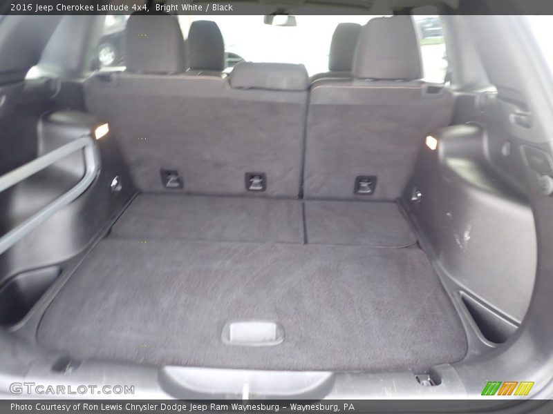 Bright White / Black 2016 Jeep Cherokee Latitude 4x4