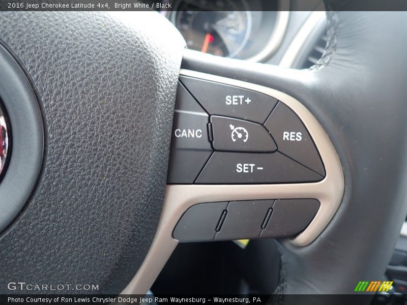 Bright White / Black 2016 Jeep Cherokee Latitude 4x4