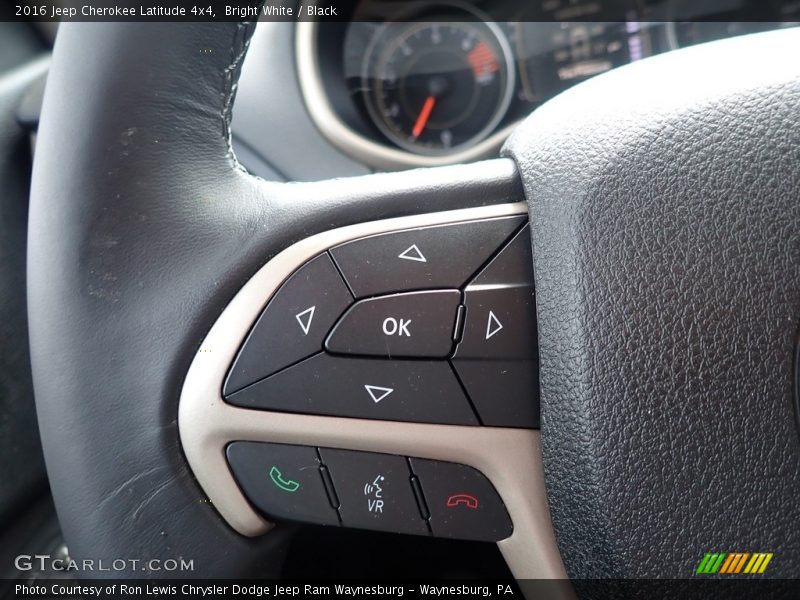 Bright White / Black 2016 Jeep Cherokee Latitude 4x4
