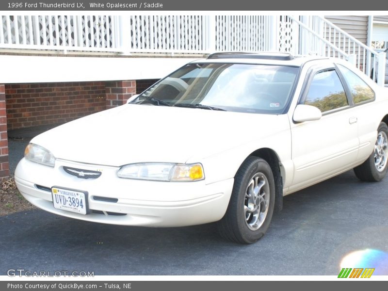 Front 3/4 View of 1996 Thunderbird LX