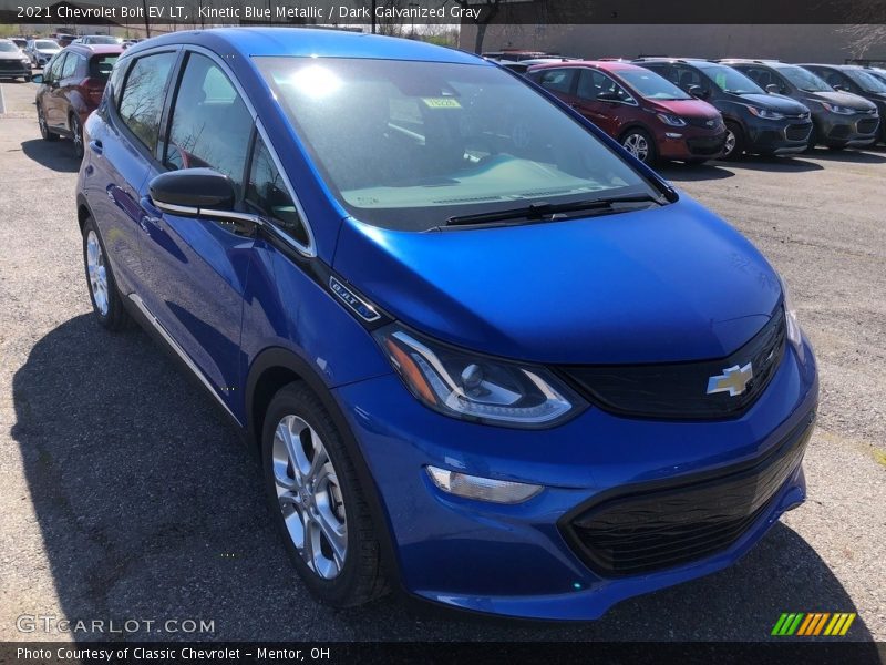 Front 3/4 View of 2021 Bolt EV LT