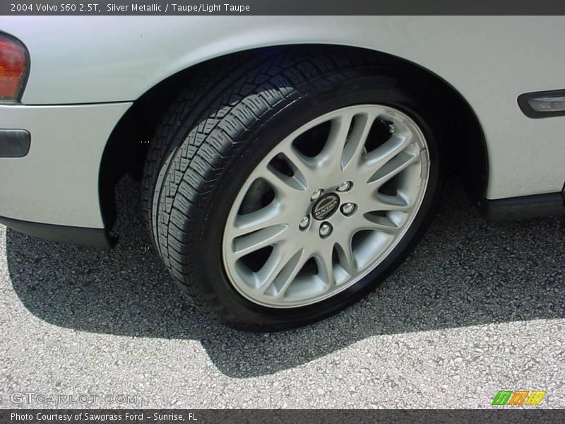 Silver Metallic / Taupe/Light Taupe 2004 Volvo S60 2.5T
