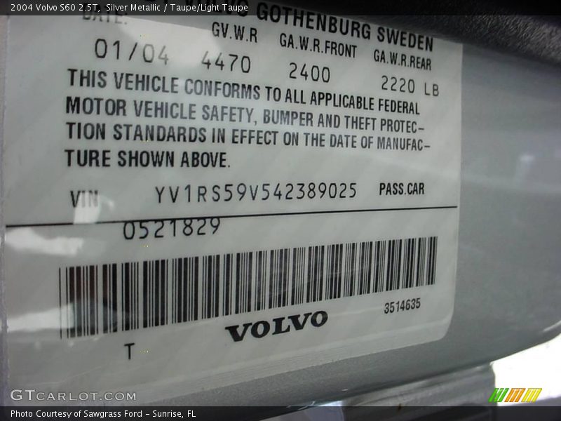 Silver Metallic / Taupe/Light Taupe 2004 Volvo S60 2.5T