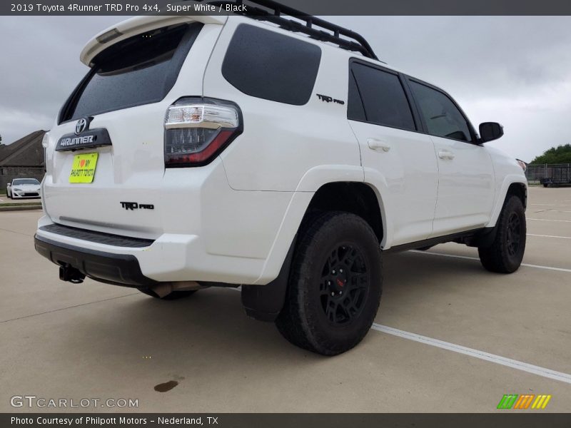 Super White / Black 2019 Toyota 4Runner TRD Pro 4x4