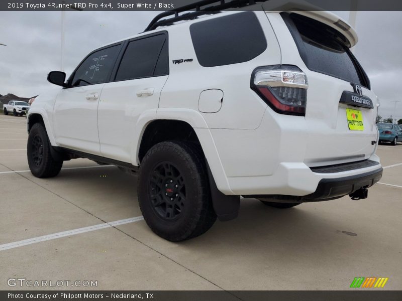 Super White / Black 2019 Toyota 4Runner TRD Pro 4x4