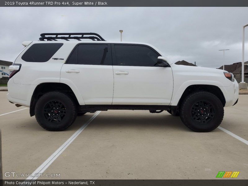 Super White / Black 2019 Toyota 4Runner TRD Pro 4x4