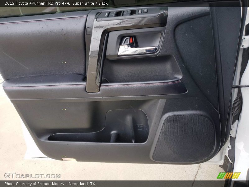 Super White / Black 2019 Toyota 4Runner TRD Pro 4x4