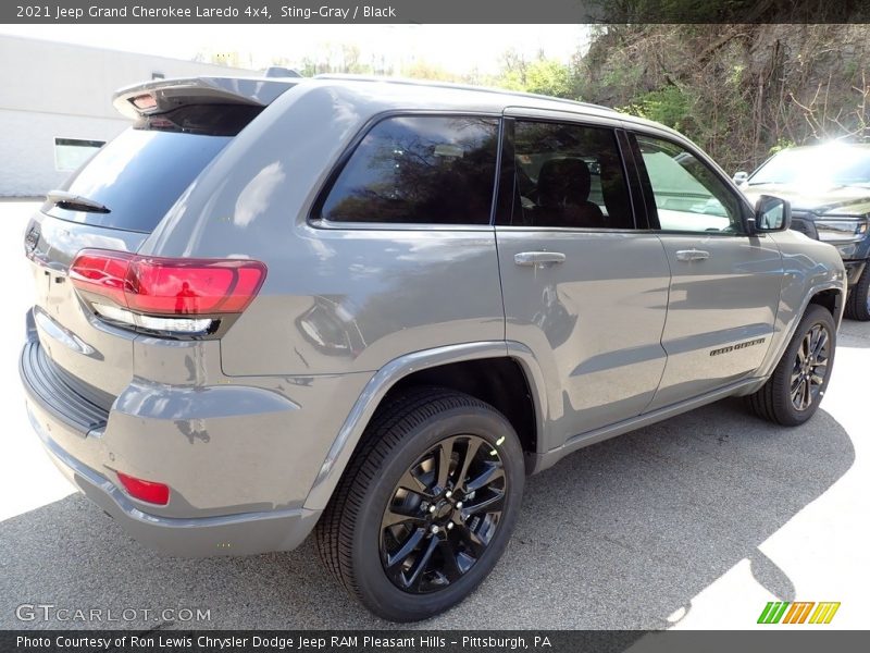 Sting-Gray / Black 2021 Jeep Grand Cherokee Laredo 4x4
