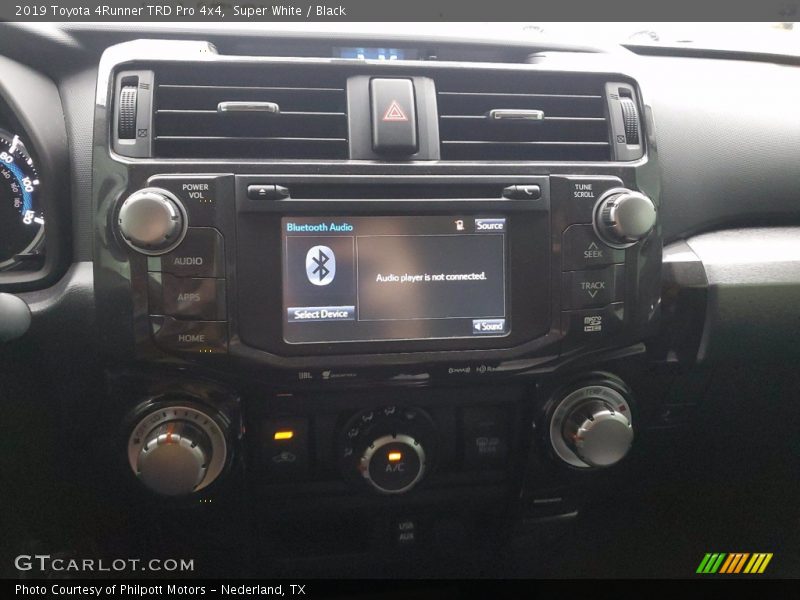Super White / Black 2019 Toyota 4Runner TRD Pro 4x4