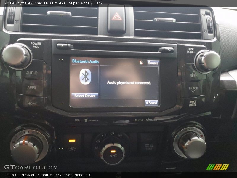 Super White / Black 2019 Toyota 4Runner TRD Pro 4x4