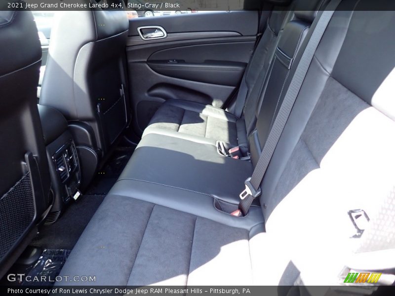 Sting-Gray / Black 2021 Jeep Grand Cherokee Laredo 4x4