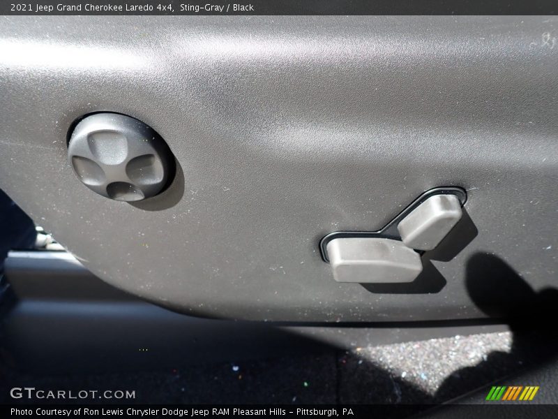 Sting-Gray / Black 2021 Jeep Grand Cherokee Laredo 4x4