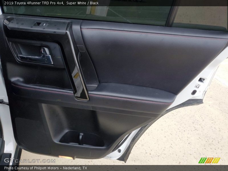 Super White / Black 2019 Toyota 4Runner TRD Pro 4x4