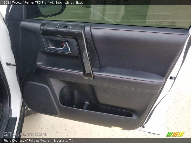Super White / Black 2019 Toyota 4Runner TRD Pro 4x4