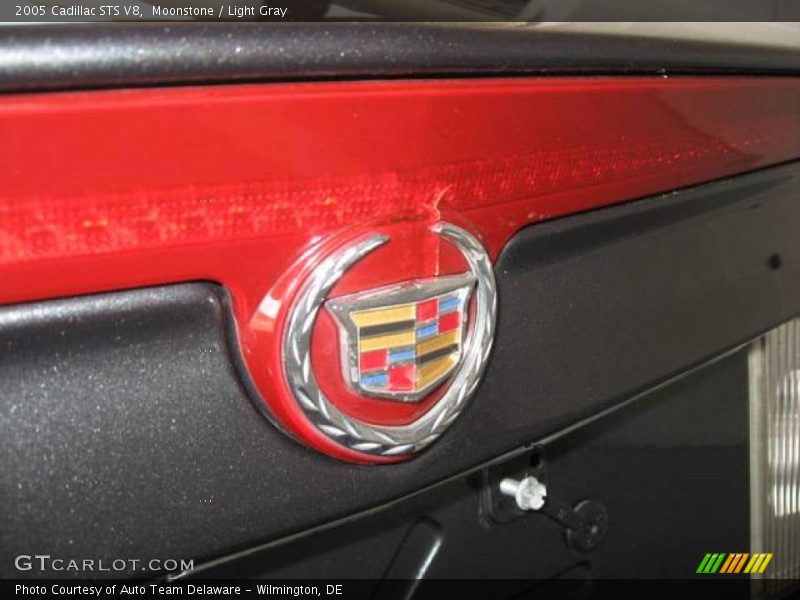 Moonstone / Light Gray 2005 Cadillac STS V8