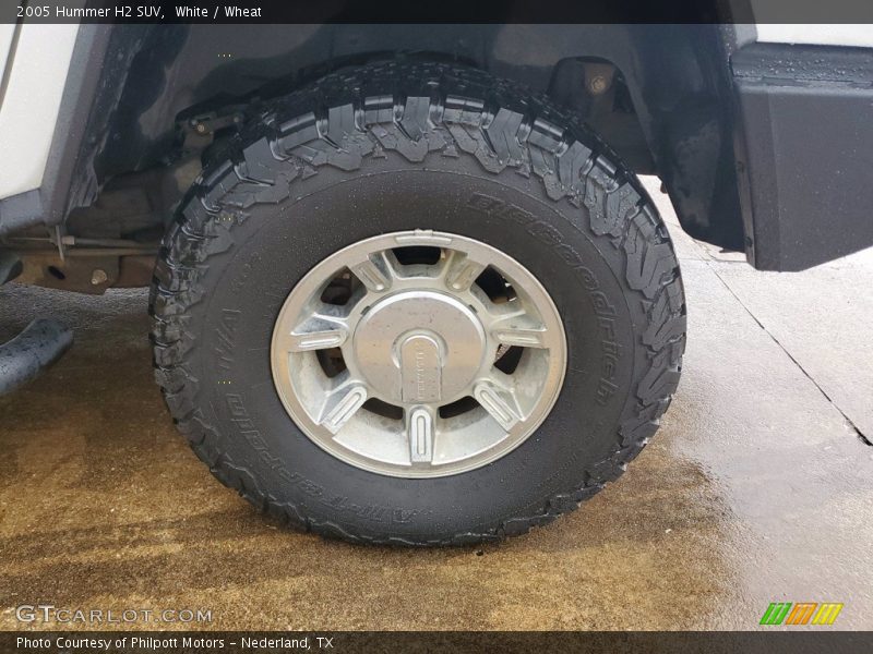 White / Wheat 2005 Hummer H2 SUV